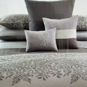 Calvin Klein Collection Madeira Duvet Cover set & BONUS SHEET SET (7) pc…